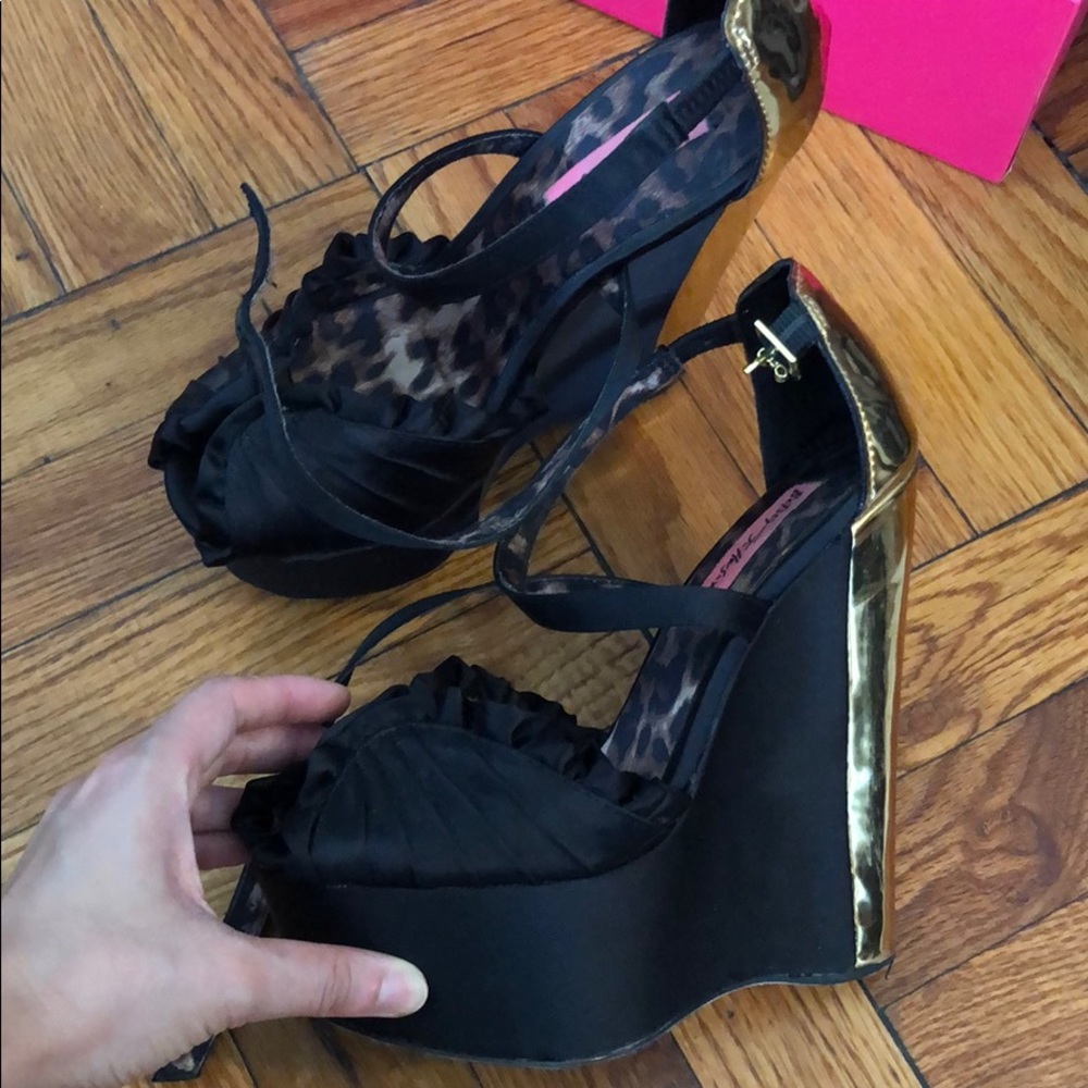Betsey Johnson High wedges